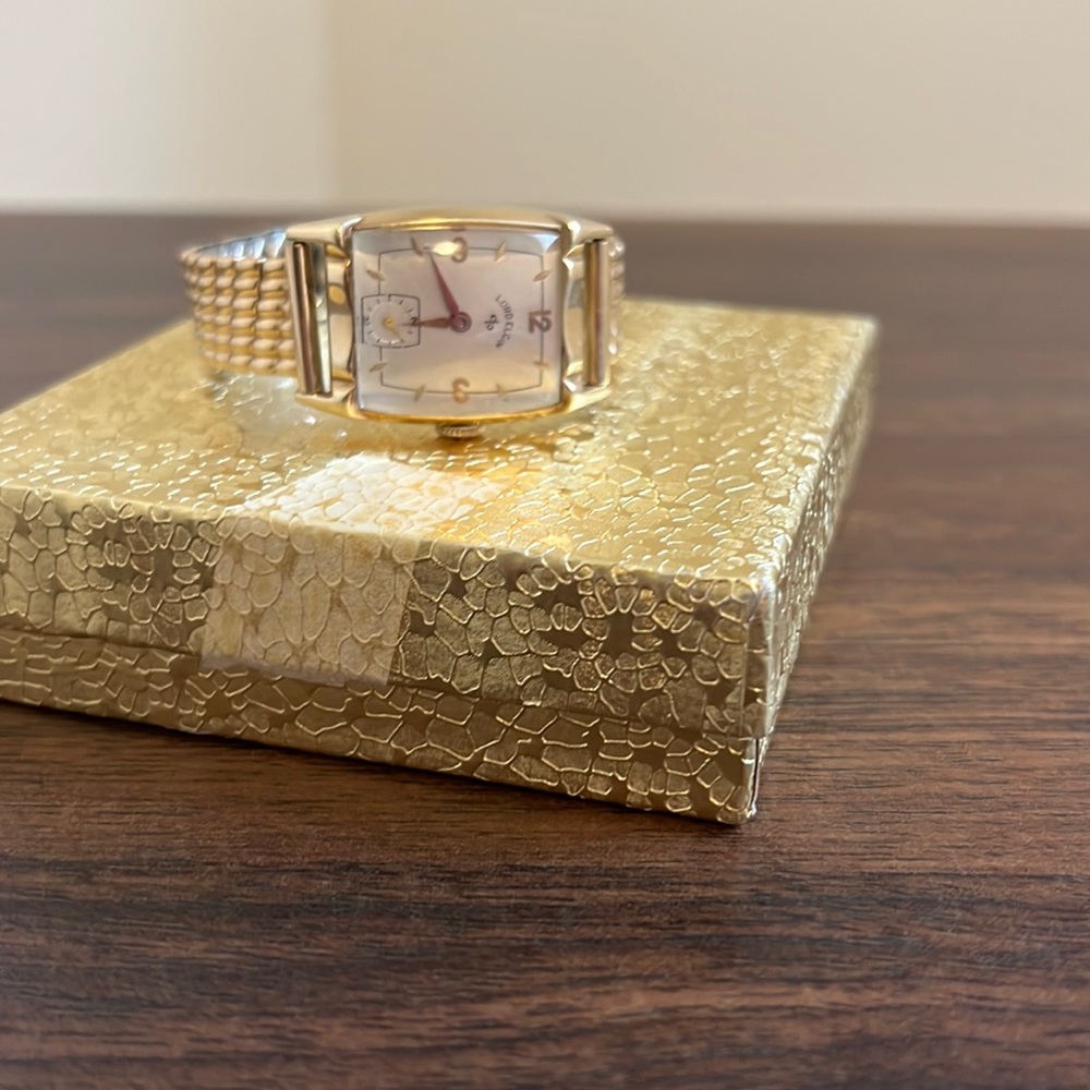 Beautiful 1950s Lord Elgin Watch